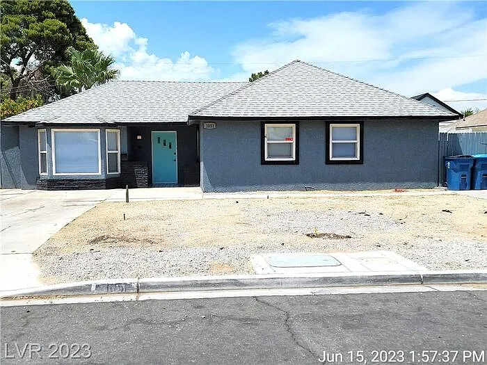 3 bed, 2.0 bath, 1524 sqft, $1,995 — Photo 2