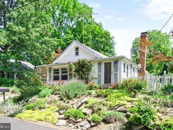 13 Lafayette Ave, Titusville, NJ 08560