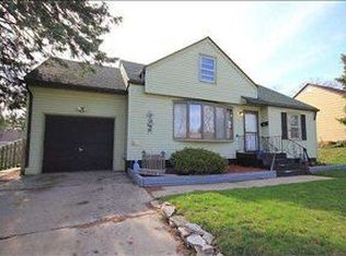 1711 Macarthur Dr, Rockford, IL 61108