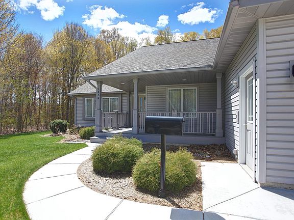 2nd image of 1432 Nightingale Ln