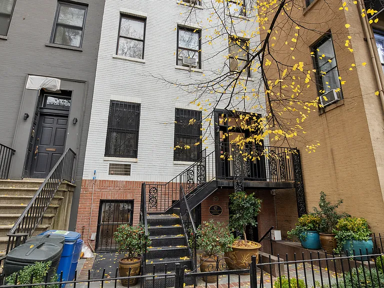 302 E 30th St #1/2 — Photo 5