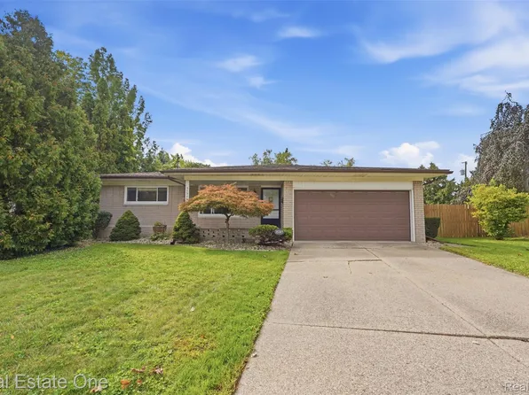 35385 Witt Ct, Sterling Heights, MI 48312