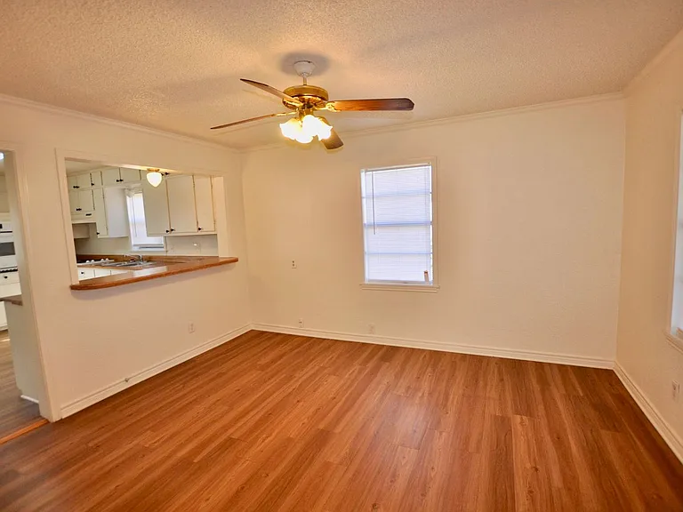 511 N Merrimac St — Photo 2