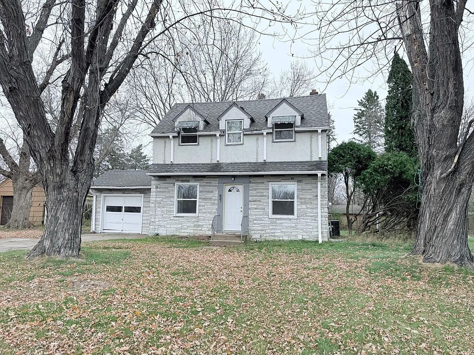 1st image of 821 Brook St