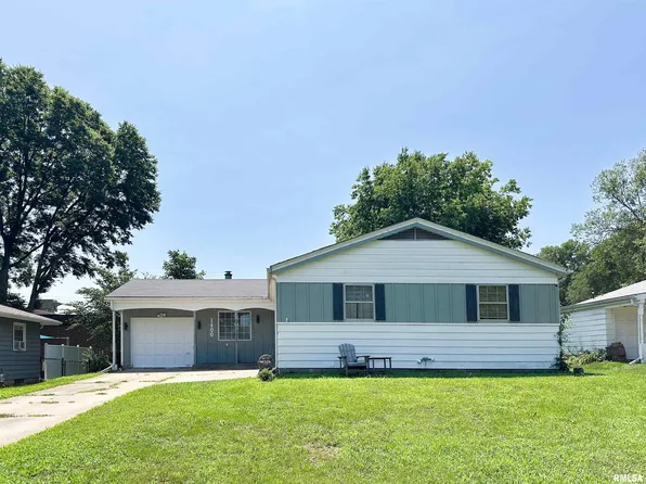 1800 E Saint Jude Ct, Peoria Heights, IL 61616