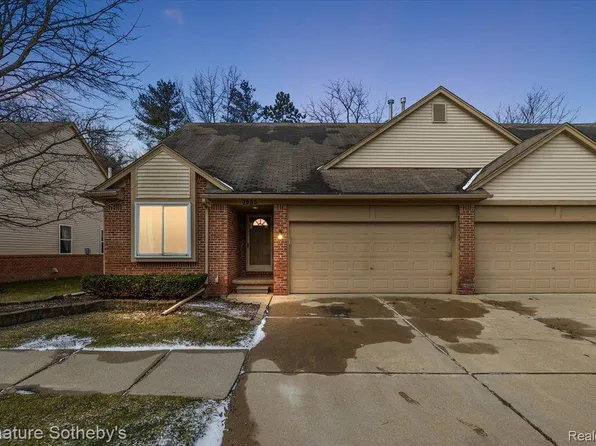 7555 Amanda Cir, Washington, MI 48094