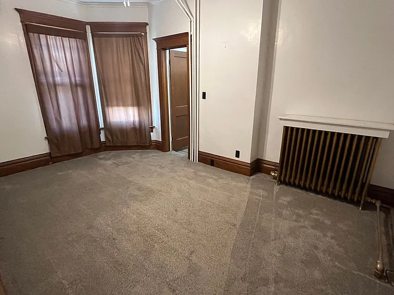 611 W 1st St — Photo 19