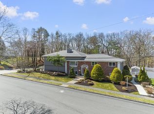 5 Crane Ave, Peabody, MA 01960
