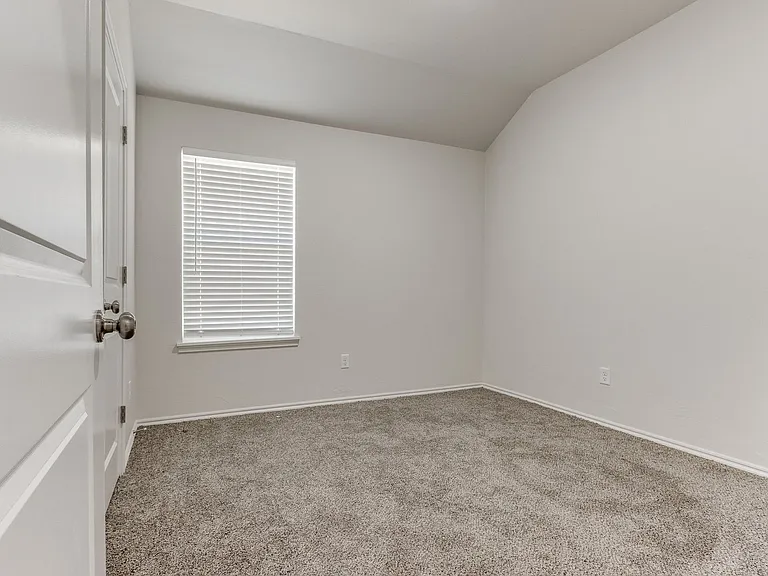 1541 Pavy Pkwy — Photo 31