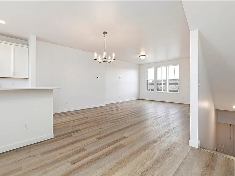 1624 N Mumbarto Ln — Photo 7