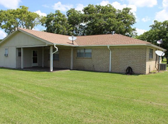 3rd image of 802 County Road 467