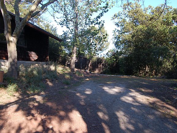 3rd image of 938-936 Upland Ct