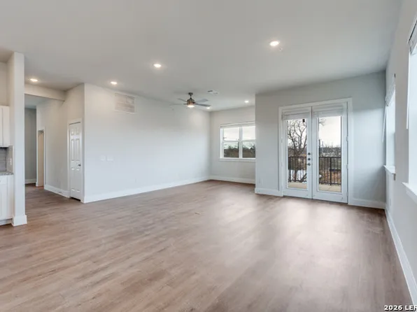 330 E Carson St, San Antonio, TX