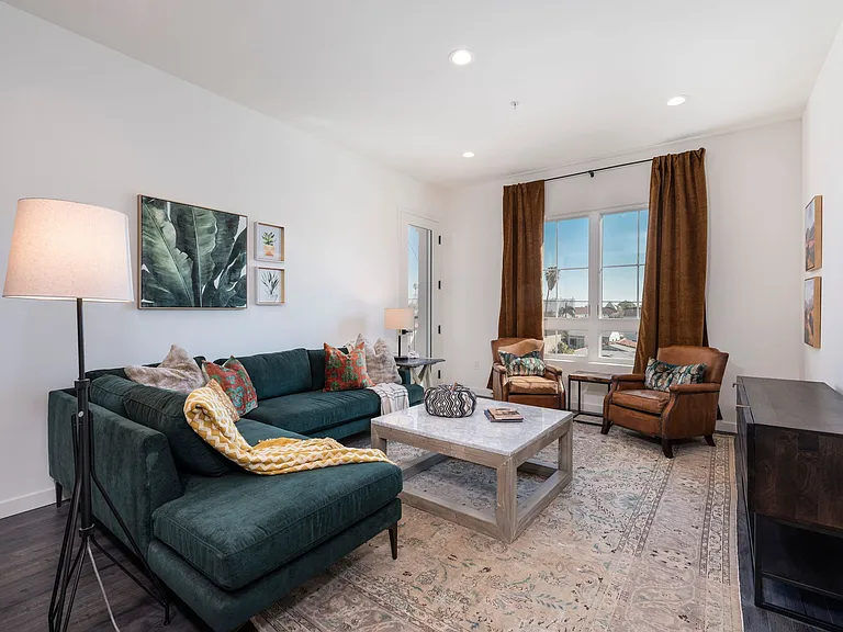 Mission View Residences — Photo 42