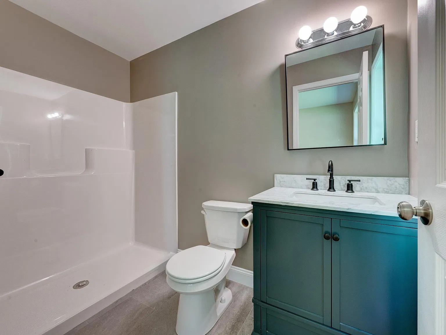 4 bed, 2000 sqft, $5,500 — Photo 4