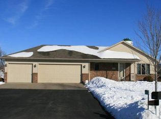 W6860 Sally St, Greenville, WI 54942