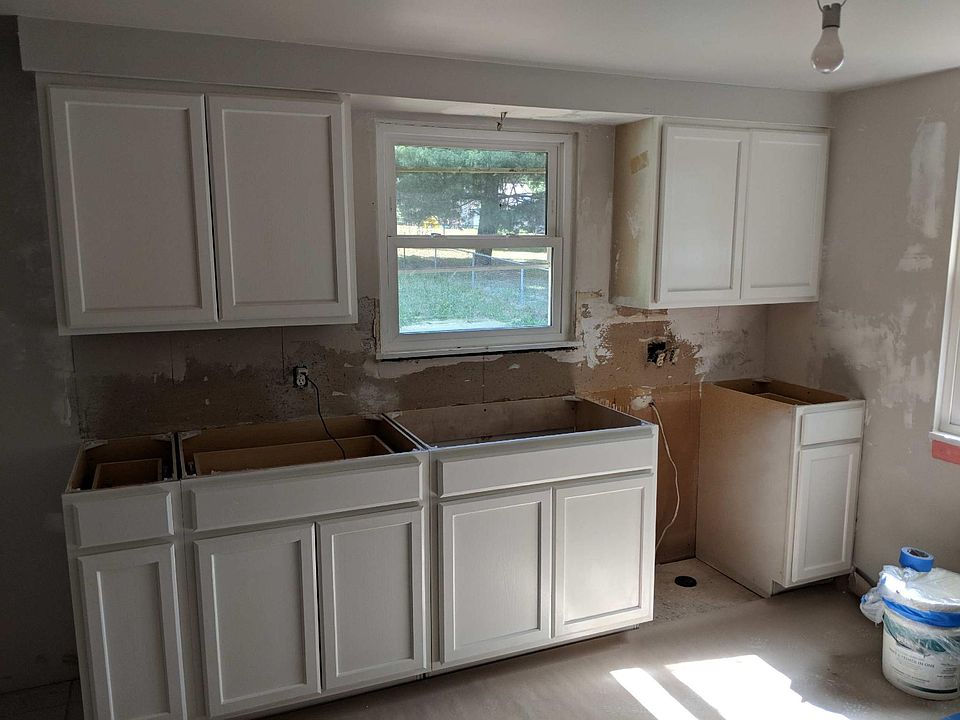 2nd image of 724 NE 82nd Ter