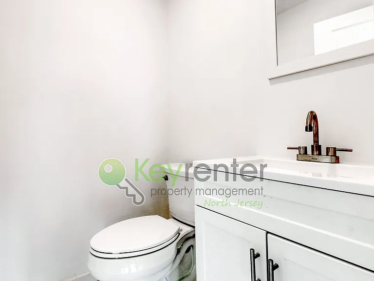 176 Pennington Ave #9 — Photo 8
