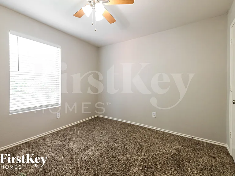 2809 Spencer Cir — Photo 16