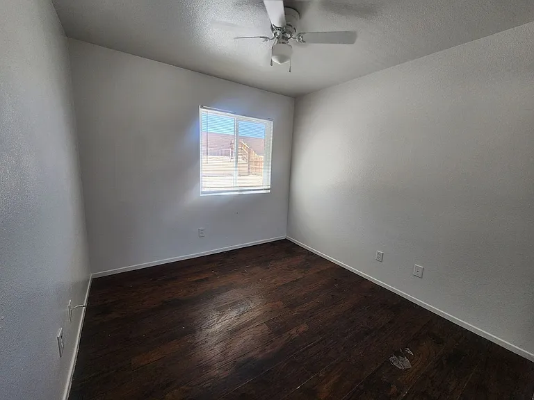 5930 Regino Ave — Photo 5