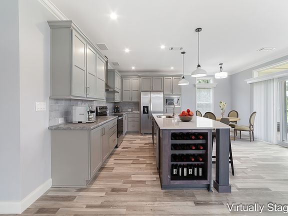 4th image of 855 Stewart Dr #3010