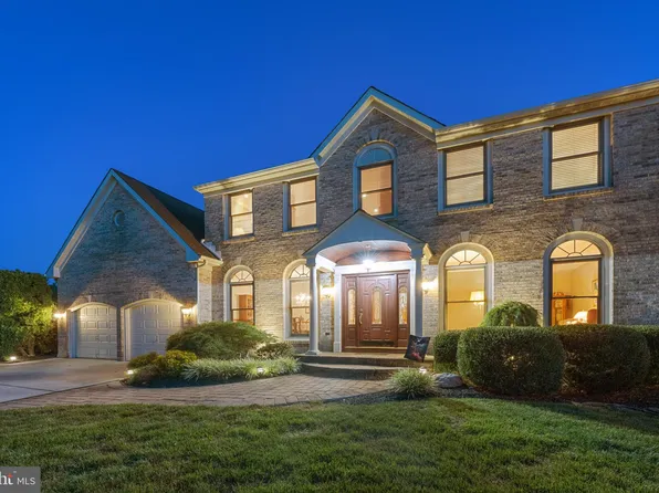 12 Horseshoe Dr, Voorhees, NJ 08043