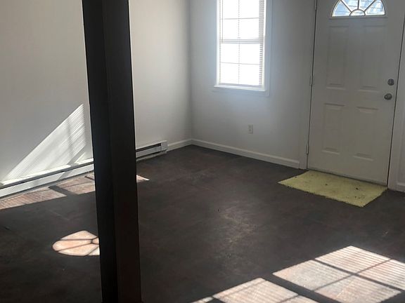 3rd image of 205 Bellevue Ln