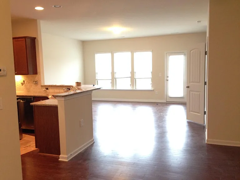 114 Olivet Loop — Photo 1