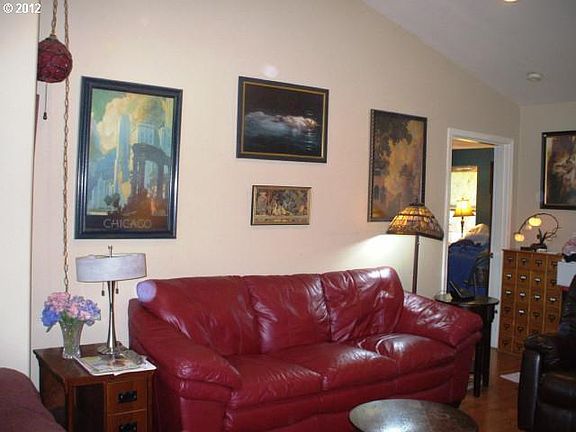 3rd image of 2447 McKinley St