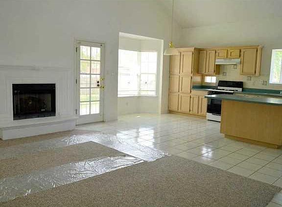 4th image of 2156 Sun Country Dr