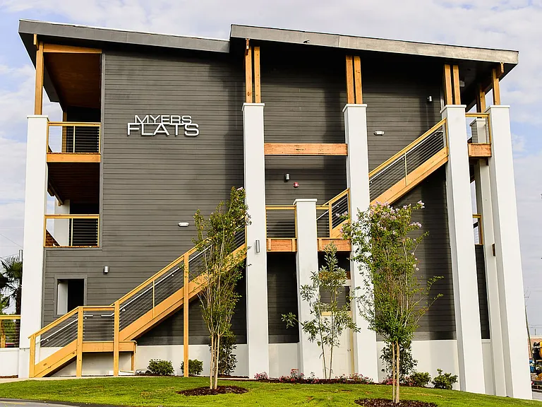 Myers Flats - 3 Bedroom — Photo 2