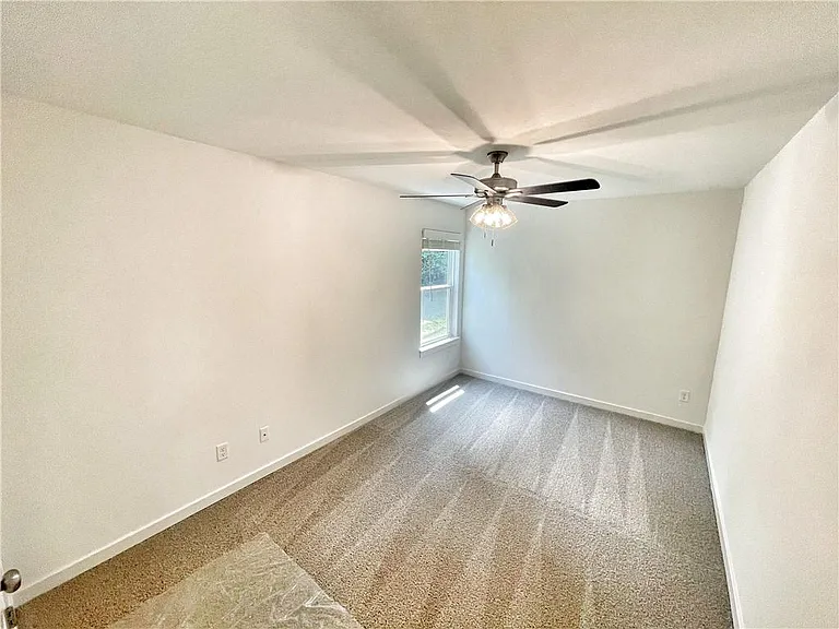 591 Cresswell Dr — Photo 17
