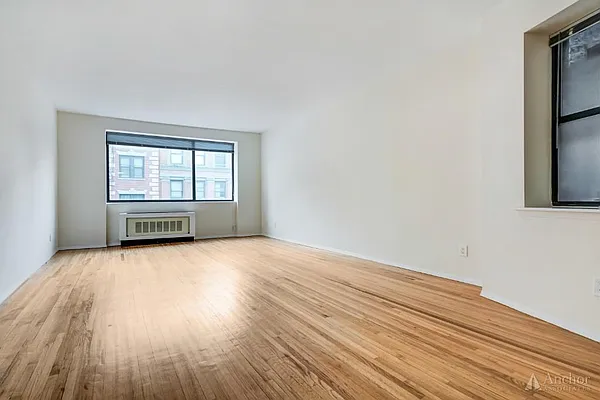 Rented by Anchor Associates | media 30