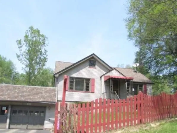 3699 E Main St, New Waterford, OH 44445