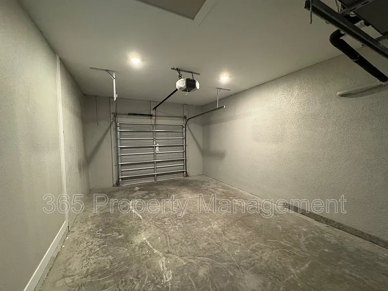 2020 Dorion St — Photo 16