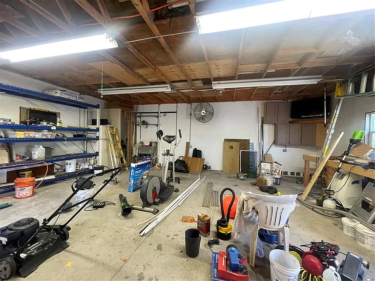 3030 W Helen Ave — Photo 46