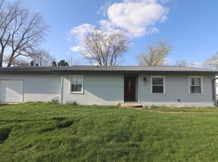 1029 Jemima St, Clinton, IL 61727