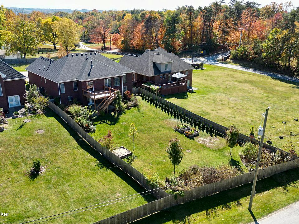 2811 Windsor Lakes Pkwy, Louisville, KY 40214 MLS 1648355 Zillow