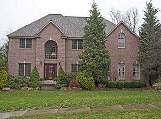 151 Oakview Dr, Cranberry Township, PA 16066