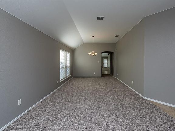 5th image of 708 Kelley Ct