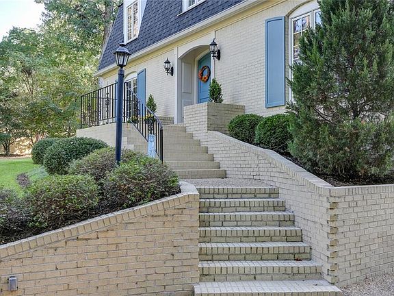 5th image of 118 Evergreen Way