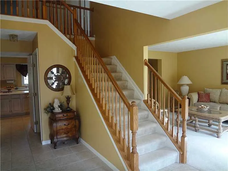 1017 Robinwood Dr photo 1