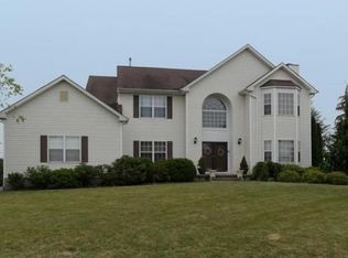 33 Corneilius Way, Somerset, NJ 08873