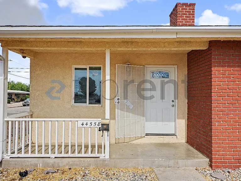 44558 Stanridge Ave — Photo 2