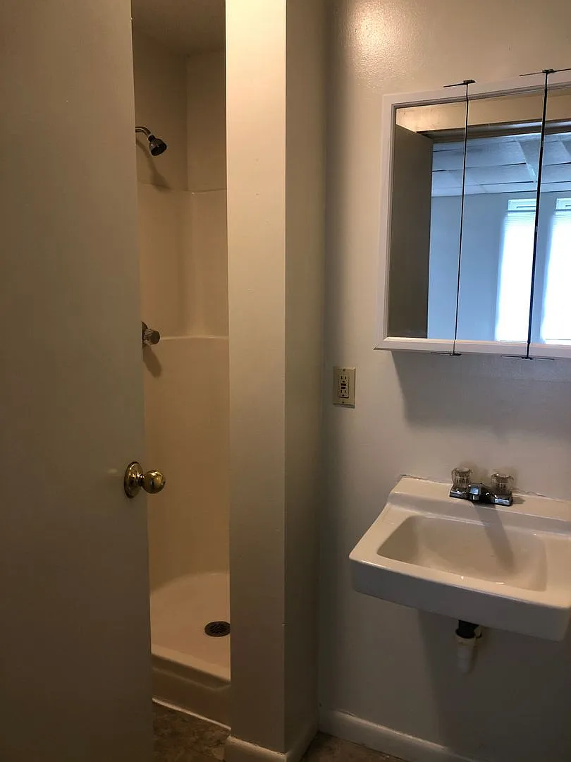 1115 N College — Photo 3