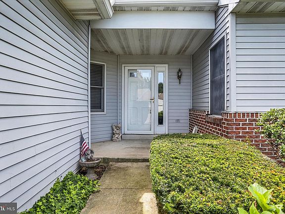 2nd image of 1068 Country Hill Dr