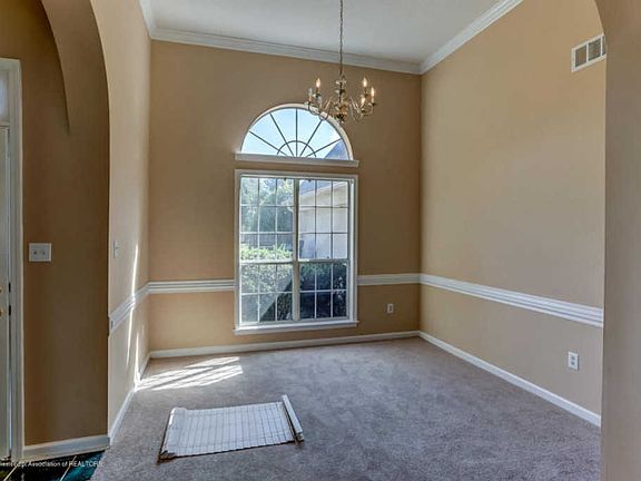 5th image of 9195 Hickory Dr