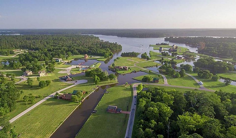 1st image of 104 Hunters Creek Dr
