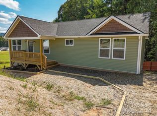 67 Owls Nest Ln, Hendersonville, NC 28792