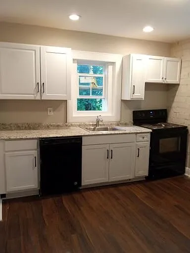 384 Sunset Ave NW #3 — Photo 1